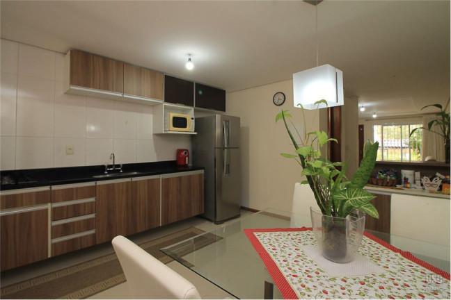 Imagem Casa com 3 Quartos à Venda,  em Guarujá - Porto Alegre