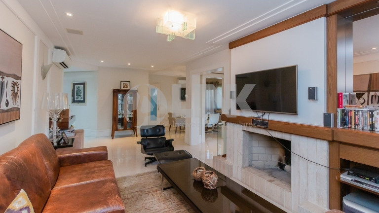 Imagem Apartamento com 3 Quartos à Venda, 163 m² em Petrópolis - Porto Alegre Imagem Apartamento com 3 Quartos à Venda, 163 m² em Petrópolis - Porto Alegre