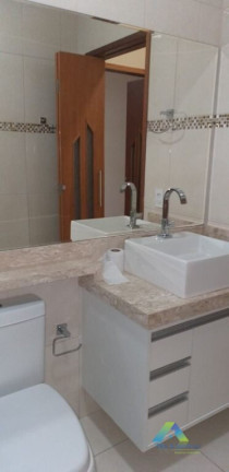 Imagem Sobrado com 3 Quartos à Venda, 198 m² em Condomínio Maracanã - Santo André