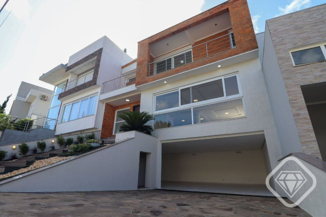 Imagem Casa de Condomínio com 3 Quartos à Venda,  em Hípica - Porto Alegre