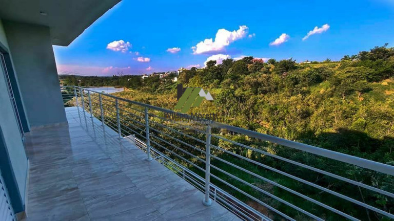 Imagem Casa com 3 Quartos à Venda, 246 m² Imagem Casa com 3 Quartos à Venda, 246 m²