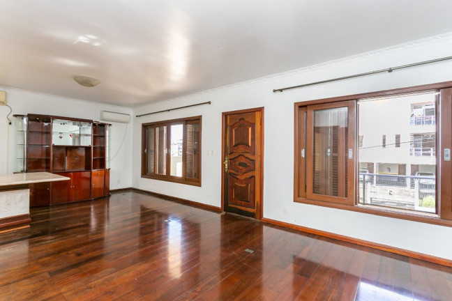 Imagem Casa com 5 Quartos à Venda, em Estreito - Florianópolis Imagem Casa com 5 Quartos à Venda, em Estreito - Florianópolis