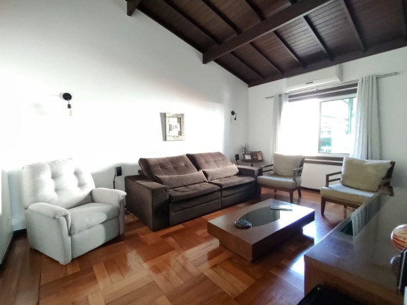 Imagem Casa com 4 Quartos à Venda, 285 m² em Várzea - Teresópolis