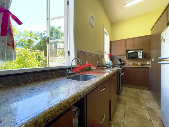 Imagem Casa com 3 Quartos à Venda, 200 m² em América - Joinville