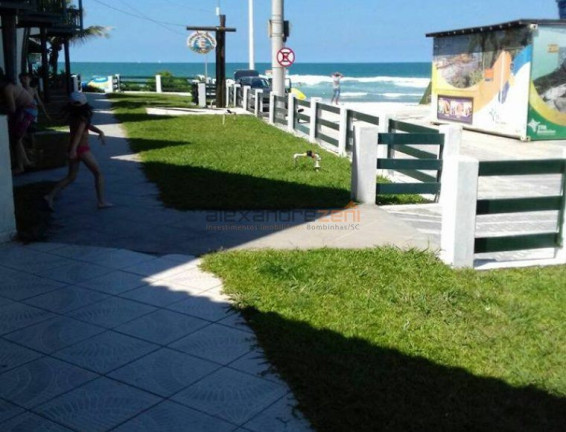 Imagem Sobrado com 3 Quartos para Temporada, em Bombas - Bombinhas Imagem Sobrado com 3 Quartos para Temporada, em Bombas - Bombinhas