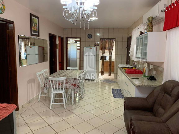 Imagem Casa com 3 Quartos à Venda, 111 m² em Cambiju - Itapoá
