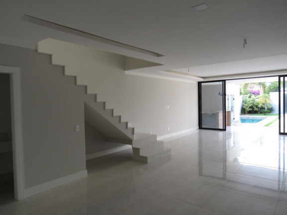 Imagem Casa com 4 Quartos à Venda, 350 m² em Barra Da Tijuca - Rio De Janeiro