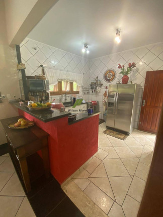 Imagem Casa de Condomínio com 5 Quartos à Venda, 360 m²