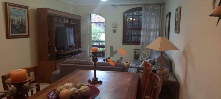 Imagem Casa com 2 Quartos à Venda, 74 m² em Caonze - Nova Iguaçu