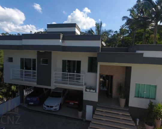 Imagem Casa com 3 Quartos à Venda, 1.198 m² em Primeiro De Maio - Brusque Imagem Casa com 3 Quartos à Venda, 1.198 m² em Primeiro De Maio - Brusque