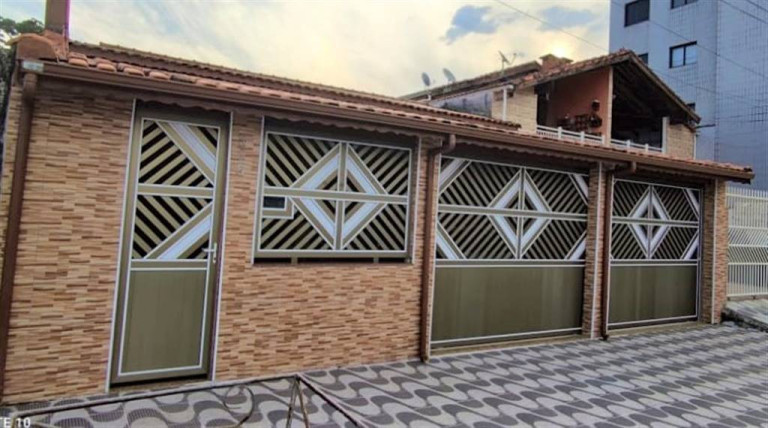Casa com 3 Quartos à Venda, 267 m² em Solemar - Praia Grande