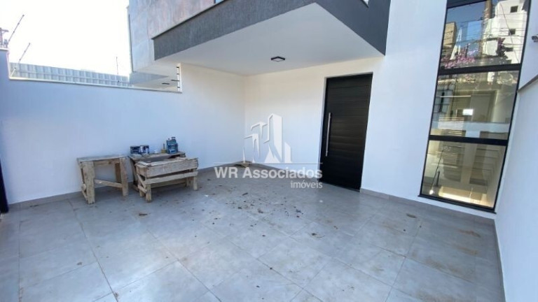 Imagem Casa com 3 Quartos à Venda, 230 m²