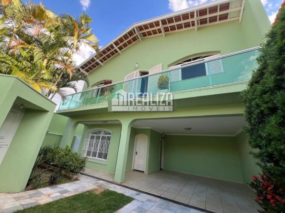 Imagem Sobrado com 4 Quartos à Venda, 337 m² em Vila Olímpica - Uberaba Imagem Sobrado com 4 Quartos à Venda, 337 m² em Vila Olímpica - Uberaba