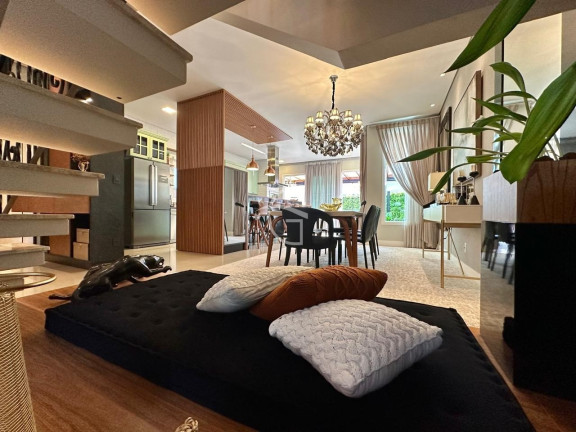 Imagem Casa com 3 Quartos à Venda, em América - Joinville Imagem Casa com 3 Quartos à Venda, em América - Joinville