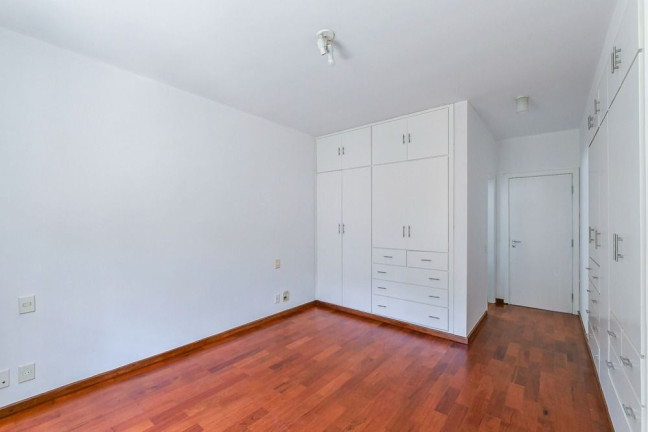 Imagem Casa com 4 Quartos à Venda, 365 m² em Vila Inah - São Paulo