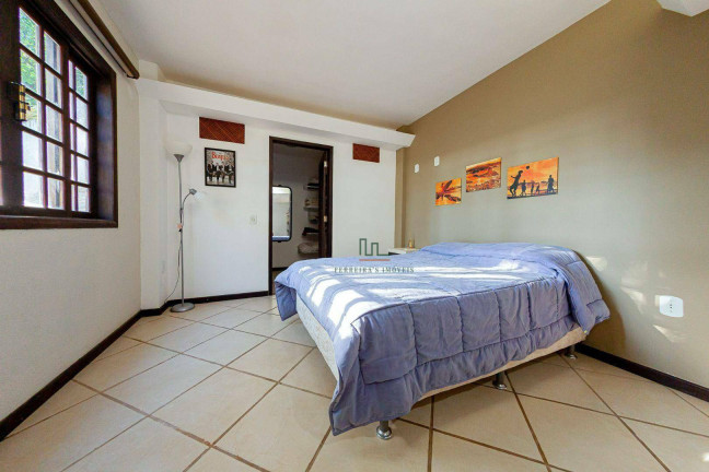Imagem Casa com 6 Quartos à Venda, 250 m² em Itaipu - Niterói Imagem Casa com 6 Quartos à Venda, 250 m² em Itaipu - Niterói