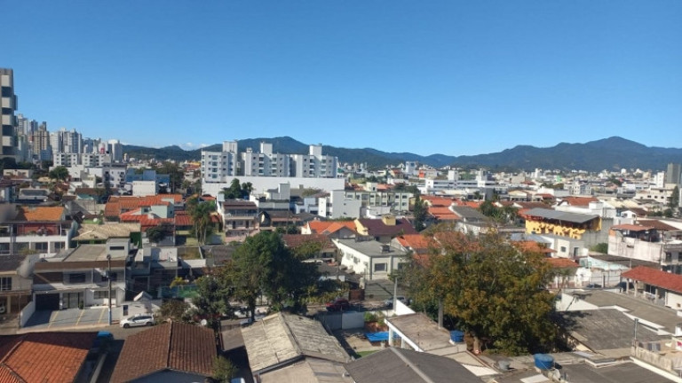 Imagem Apartamento com 2 Quartos à Venda, 77 m² em Centro - Balneário Camboriú