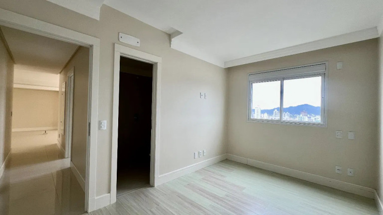 Imagem Apartamento com 4 Quartos à Venda, 228 m² em Pioneiros - Balneário Camboriú