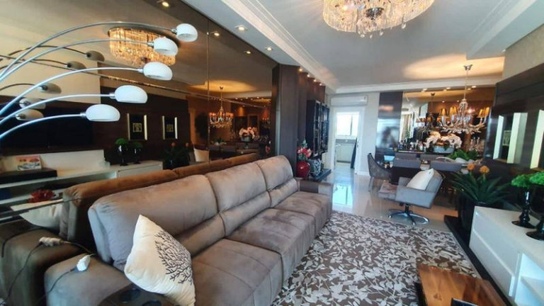 Imagem Apartamento com 4 Quartos à Venda, 326 m²