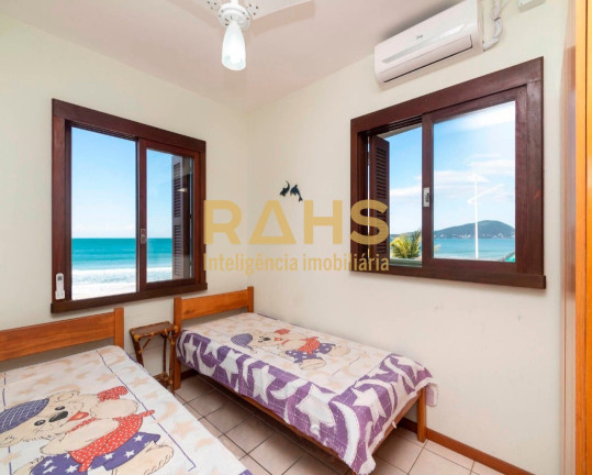 Imagem Casa com 4 Quartos à Venda, 224 m² em Bombas - Bombinhas Imagem Casa com 4 Quartos à Venda, 224 m² em Bombas - Bombinhas