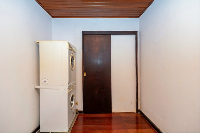 Imagem Casa com 6 Quartos à Venda, 300 m² em Boa Vista - Curitiba Imagem Casa com 6 Quartos à Venda, 300 m² em Boa Vista - Curitiba