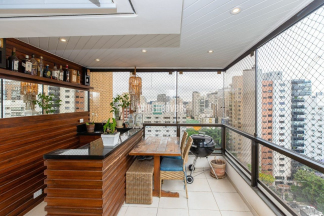 Apartamento com 3 Quartos à Venda, 211 m² em Moema - São Paulo