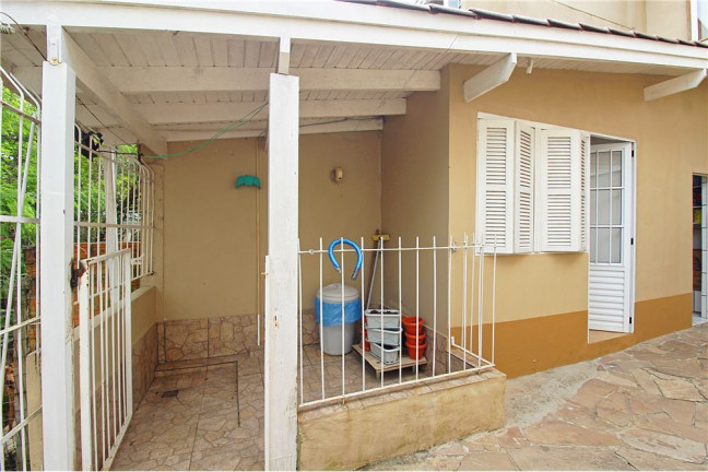 Imagem Casa com 3 Quartos à Venda, 198 m² em Medianeira - Porto Alegre Imagem Casa com 3 Quartos à Venda, 198 m² em Medianeira - Porto Alegre