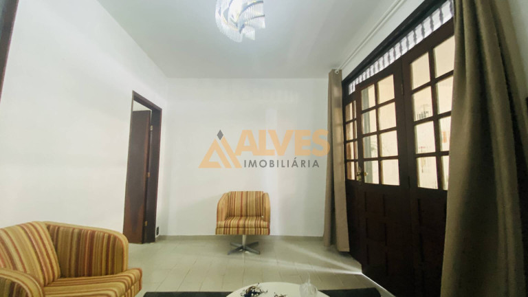Imagem Casa com 4 Quartos à Venda, 200 m² em Capuchinhos - Feira De Santana