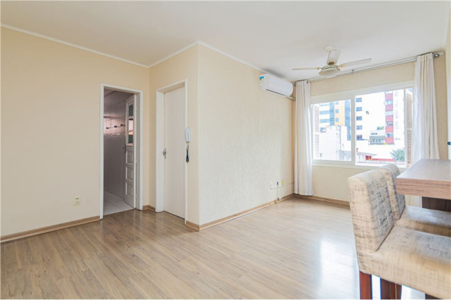 Imagem Imóvel com 1 Quarto à Venda,  em Menino Deus - Porto Alegre