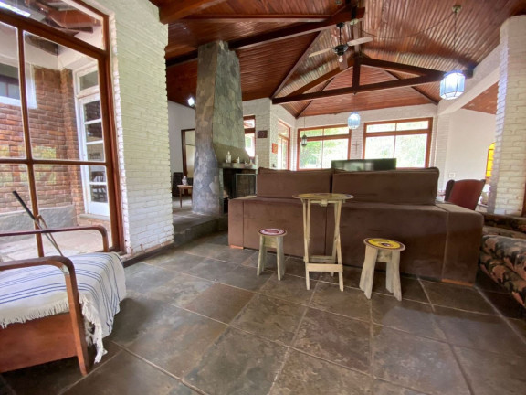 Imagem Casa com 4 Quartos à Venda, 179 m² em Jardim Salaco - Teresópolis