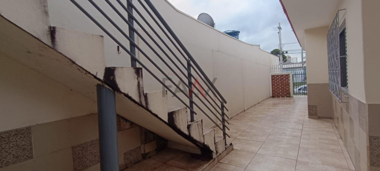 Imagem Casa com 2 Quartos para Alugar, 230 m² em Santana - Guarapuava Imagem Casa com 2 Quartos para Alugar, 230 m² em Santana - Guarapuava