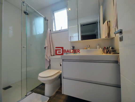 Imagem Apartamento com 3 Quartos à Venda, 131 m² em Centro - Florianópolis Imagem Apartamento com 3 Quartos à Venda, 131 m² em Centro - Florianópolis