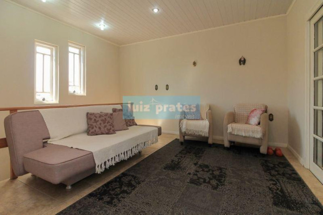 Imagem Casa com 7 Quartos à Venda, 330 m² em Nonoai - Porto Alegre