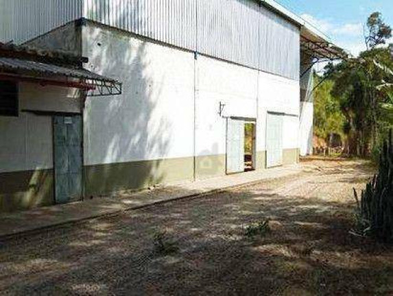 Galpão para Alugar, 1.520 m² em Briquituba - Alumínio