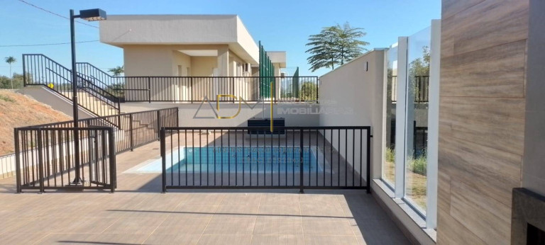 Terreno em Condomínio à Venda, 275 m² em Condomínio Royal Garden - Botucatu