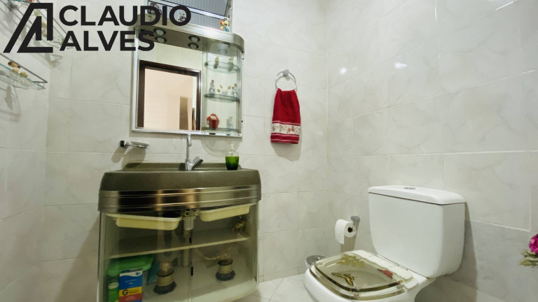 Imagem Casa com 4 Quartos à Venda, 200 m² em Capuchinhos - Feira De Santana