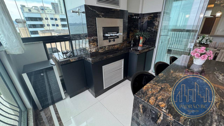 Imagem Apartamento com 4 Quartos à Venda, 157 m² em Meia Praia - Itapema