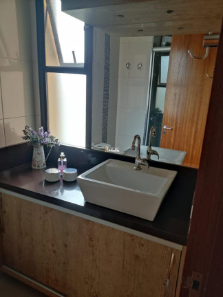 Imagem Imóvel com 2 Quartos à Venda, 57 m² em Petrópolis - Porto Alegre Imagem Imóvel com 2 Quartos à Venda, 57 m² em Petrópolis - Porto Alegre