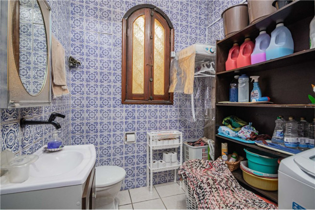 Imagem Casa com 5 Quartos à Venda,  em Petrópolis - Porto Alegre