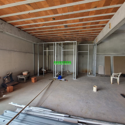 Imóvel Comercial para Alugar, 500 m² em Tomazetti - Santa Maria