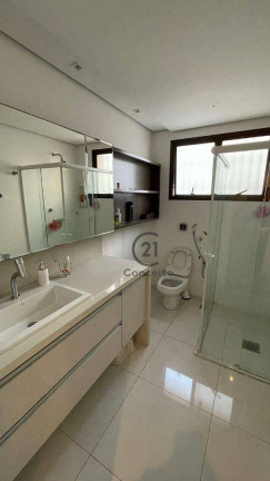 Imagem Apartamento com 4 Quartos à Venda, 332 m² em Centro - Florianópolis Imagem Apartamento com 4 Quartos à Venda, 332 m² em Centro - Florianópolis