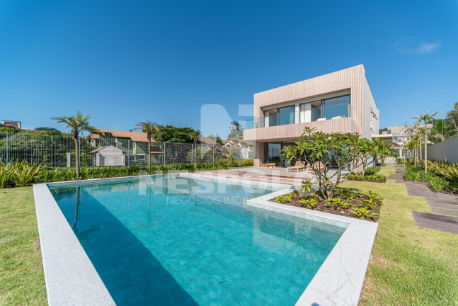 Casa à Venda, 458 m² em Praia Do Estaleiro - Balneario Camboriu