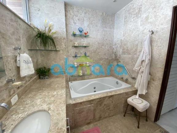 Imagem Apartamento com 4 Quartos à Venda, 378 m² em Copacabana - Rio De Janeiro Imagem Apartamento com 4 Quartos à Venda, 378 m² em Copacabana - Rio De Janeiro