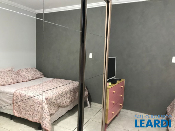 Imagem Sobrado com 3 Quartos à Venda, 242 m² em Santa Maria - Santo André Imagem Sobrado com 3 Quartos à Venda, 242 m² em Santa Maria - Santo André