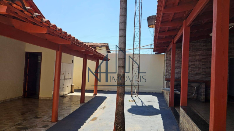 Imagem Casa com 3 Quartos à Venda, 302 m² em Pontal Sul - Acréscimo - Aparecida De Goiânia