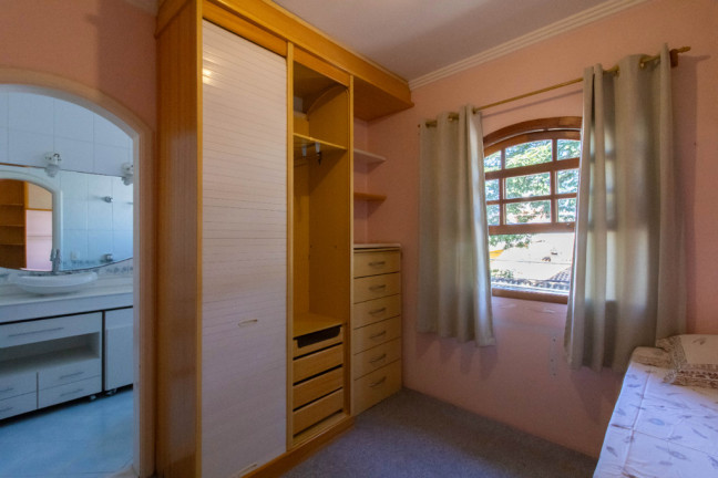 Imagem Casa com 3 Quartos à Venda, 331 m² em Vila Galvão - Guarulhos Imagem Casa com 3 Quartos à Venda, 331 m² em Vila Galvão - Guarulhos