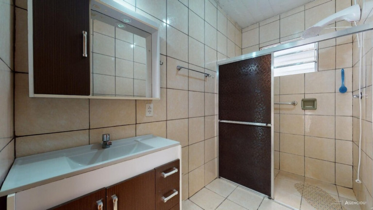 Imagem Imóvel com 4 Quartos à Venda, em Guarujá - Porto Alegre Imagem Imóvel com 4 Quartos à Venda, em Guarujá - Porto Alegre