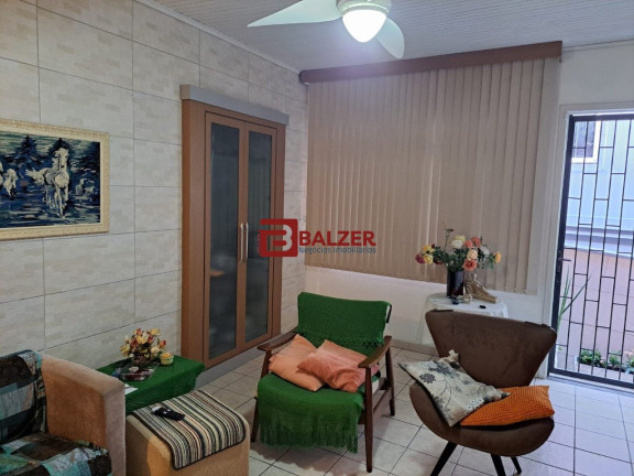 Imagem Casa com 8 Quartos à Venda, 410 m² em Agronômica - Florianópolis