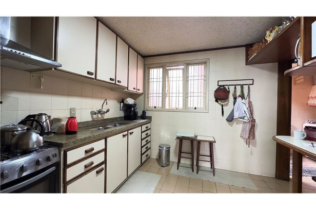 Imagem Casa com 3 Quartos à Venda, em Passo Da Areia - Porto Alegre Imagem Casa com 3 Quartos à Venda, em Passo Da Areia - Porto Alegre