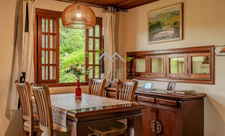 Imagem Casa com 4 Quartos à Venda, 200 m² em Parque Ferradura - Campos Do Jordão